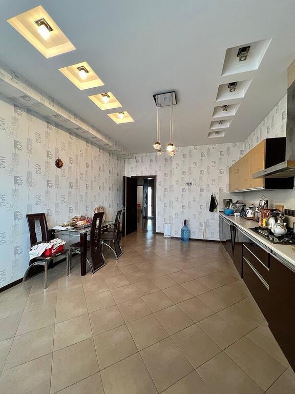 Satılır 3 otaqlı yeni tikili, 136 m², Gənclik m.-9