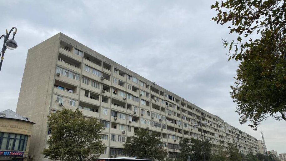 Satılır 2 otaqlı köhnə tikili, 70 m², İnşaatçılar m.-1