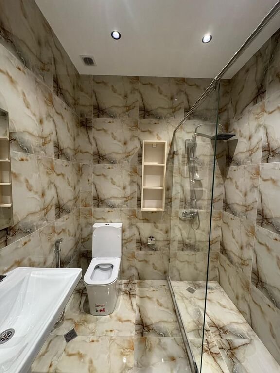 Kirayə verilir 3 otaqlı yeni tikili, 140 m², 28 May m.-7
