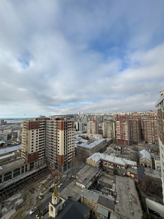 Kirayə verilir 3 otaqlı yeni tikili, 140 m², 28 May m.-11
