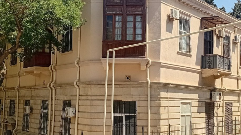 Satılır 3 otaqlı köhnə tikili, 84 m², İçərişəhər m.-15