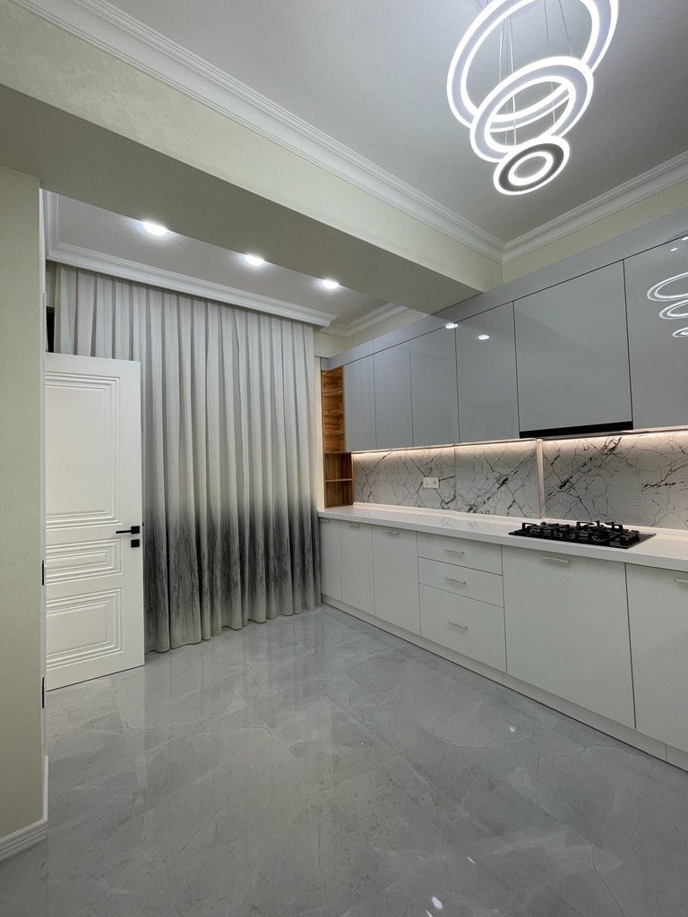 Satılır 3 otaqlı yeni tikili, 100 m², Qara Qarayev m.-8
