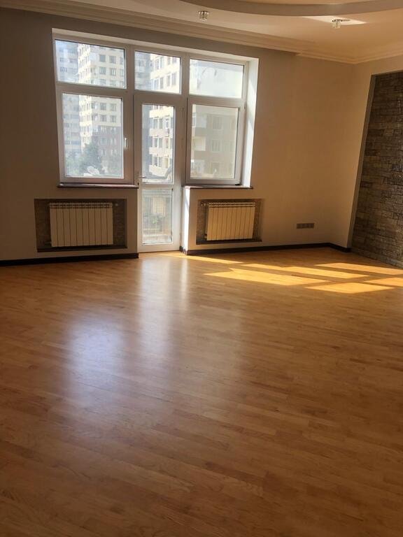 Kirayə verilir 4 otaqlı yeni tikili, 180 m², İnşaatçılar m.-4