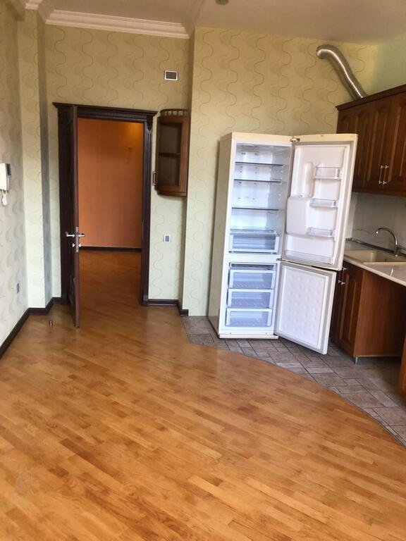Kirayə verilir 4 otaqlı yeni tikili, 180 m², İnşaatçılar m.-13