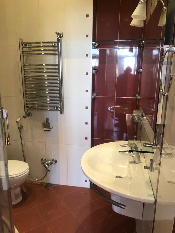 Kirayə verilir 4 otaqlı yeni tikili, 180 m², İnşaatçılar m.-21