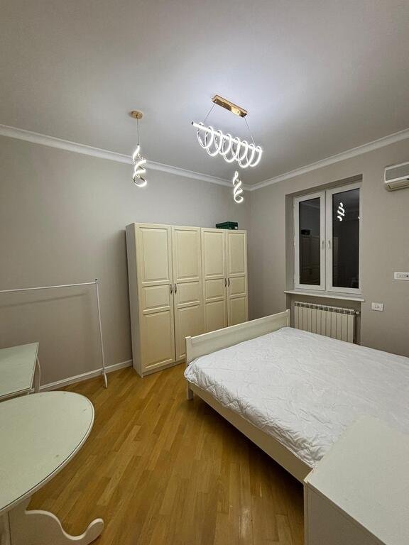 Satılır 3 otaqlı köhnə tikili, 95 m², 28 May m.-7