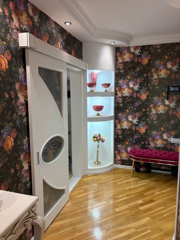 Satılır 4 otaqlı yeni tikili, 165 m², İnşaatçılar m.-12