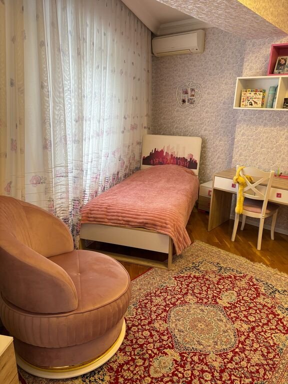 Satılır 4 otaqlı yeni tikili, 165 m², İnşaatçılar m.-16