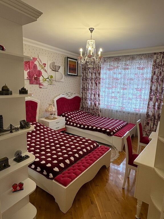 Satılır 4 otaqlı yeni tikili, 165 m², İnşaatçılar m.-18