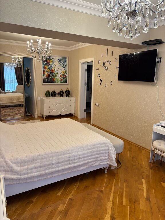 Satılır 4 otaqlı yeni tikili, 165 m², İnşaatçılar m.-20