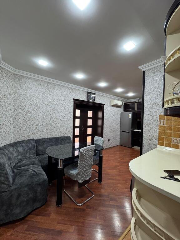Satılır 4 otaqlı köhnə tikili, 115 m², Həzi Aslanov m.-8