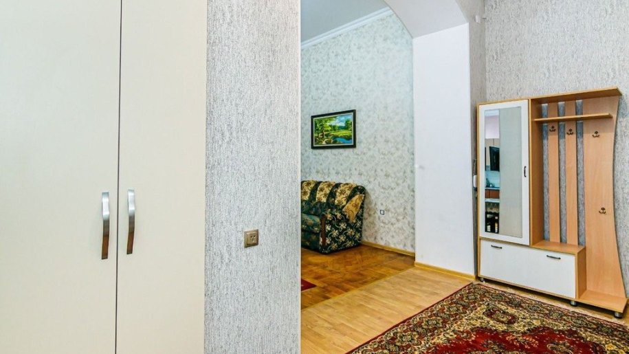 Kirayə verilir 3 otaqlı köhnə tikili, 70 m², İçərişəhər m.-5