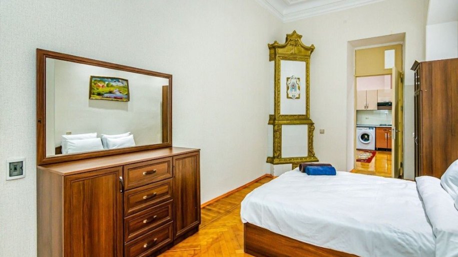 Kirayə verilir 3 otaqlı köhnə tikili, 70 m², İçərişəhər m.-7
