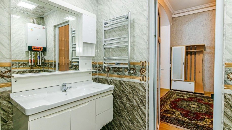 Kirayə verilir 3 otaqlı köhnə tikili, 70 m², İçərişəhər m.-12