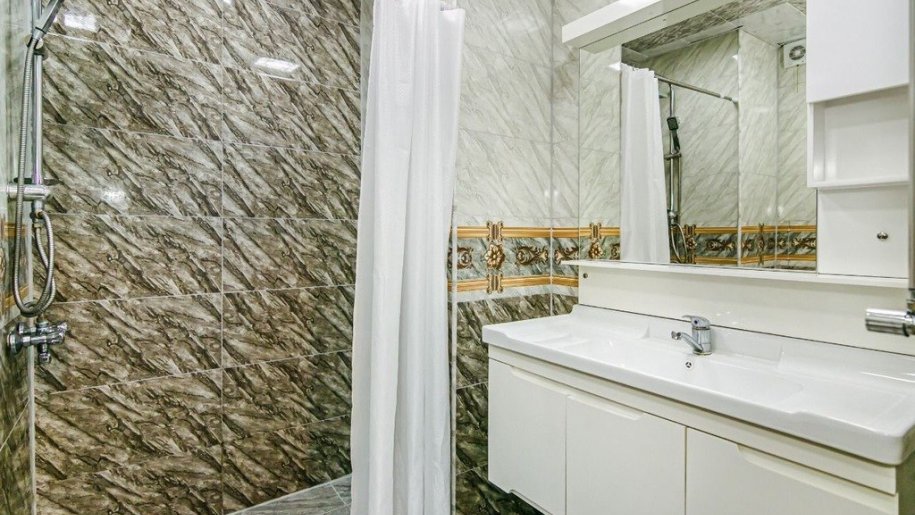 Kirayə verilir 3 otaqlı köhnə tikili, 70 m², İçərişəhər m.-16