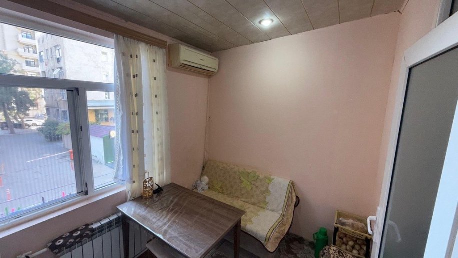 Satılır 3 otaqlı köhnə tikili, 42 m², Nəriman Nərimanov m.-9