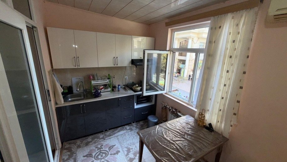 Satılır 3 otaqlı köhnə tikili, 42 m², Nəriman Nərimanov m.-11
