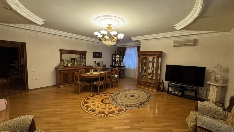 Satılır 3 otaqlı yeni tikili, 165 m², 8-ci mikrorayon-2
