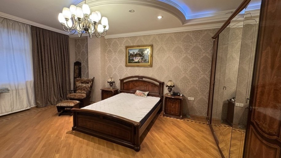 Satılır 3 otaqlı yeni tikili, 165 m², 8-ci mikrorayon-3