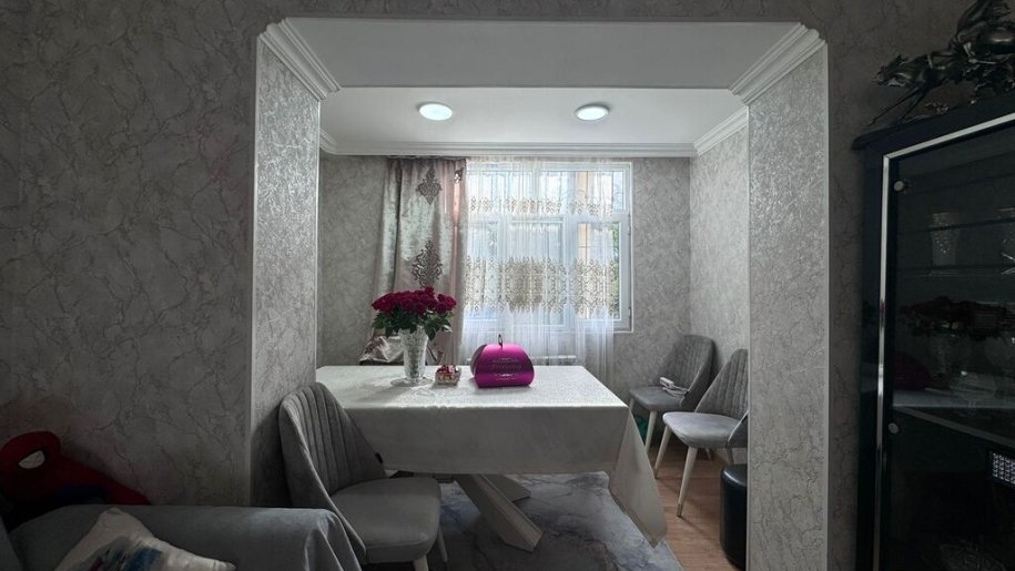 Satılır 3 otaqlı köhnə tikili, 75 m², Elmlər Akademiyası m.-3