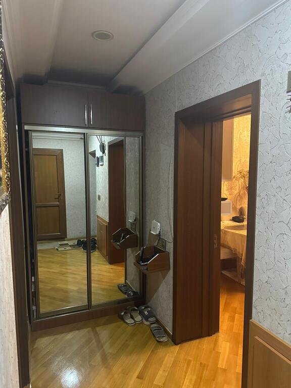 Satılır 2 otaqlı köhnə tikili, 60 m², Xalqlar dostluğu m.-3