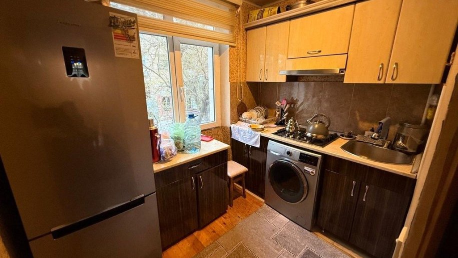 Satılır 3 otaqlı köhnə tikili, 65 m², Qara Qarayev m.-1