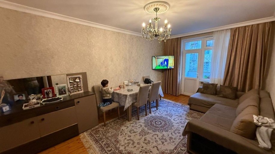 Satılır 3 otaqlı köhnə tikili, 65 m², Qara Qarayev m.-2