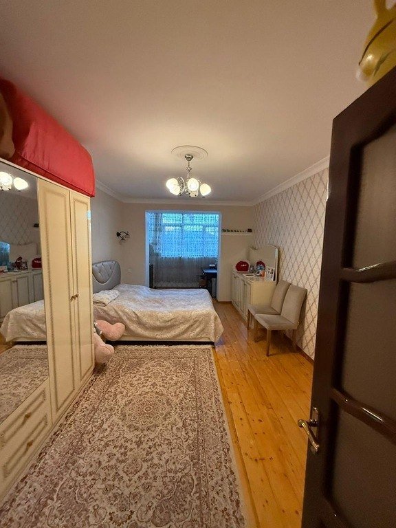 Satılır 3 otaqlı köhnə tikili, 65 m², Qara Qarayev m.-4