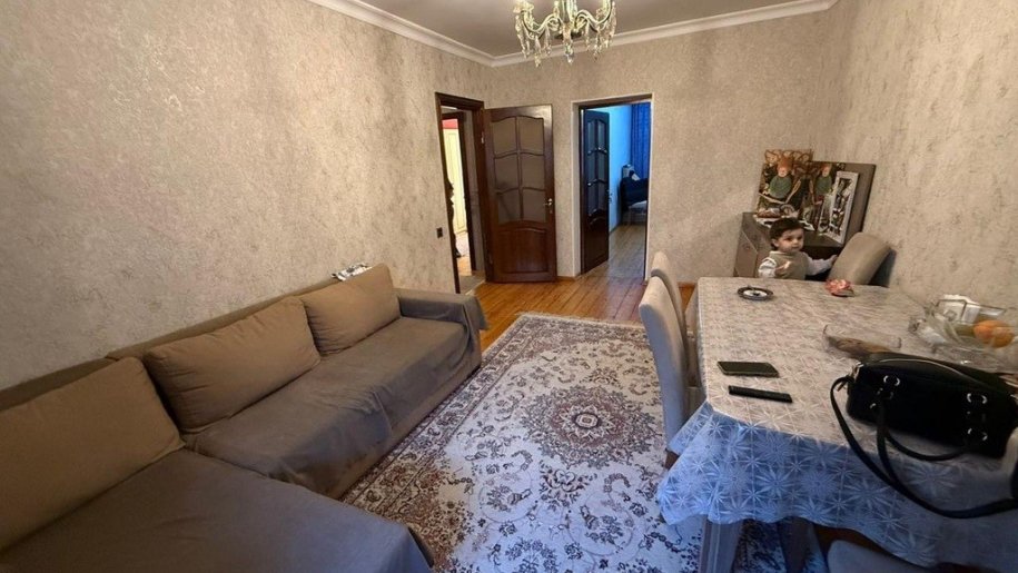 Satılır 3 otaqlı köhnə tikili, 65 m², Qara Qarayev m.-10