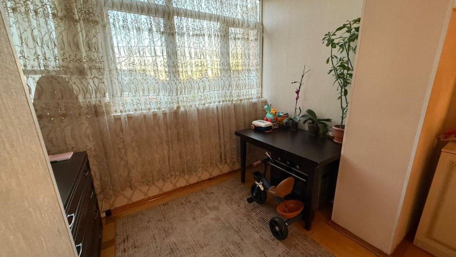 Satılır 3 otaqlı köhnə tikili, 65 m², Qara Qarayev m.-11