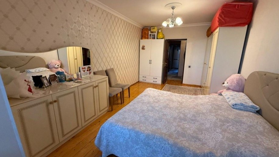Satılır 3 otaqlı köhnə tikili, 65 m², Qara Qarayev m.-12