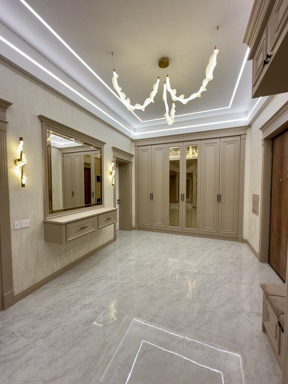 Satılır 4 otaqlı yeni tikili, 195 m², 28 May m.-2