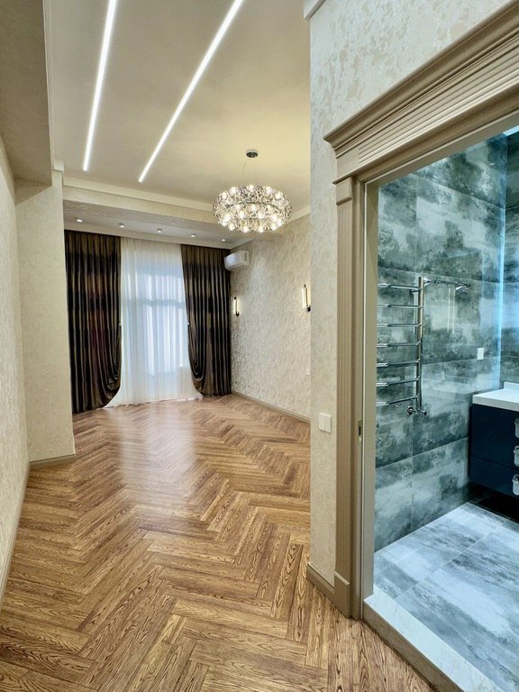 Satılır 4 otaqlı yeni tikili, 195 m², 28 May m.-5