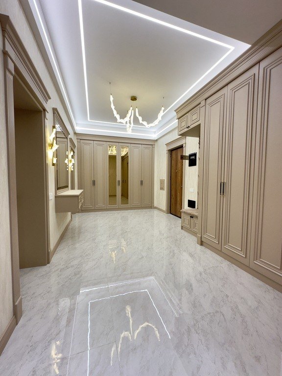 Satılır 4 otaqlı yeni tikili, 195 m², 28 May m.-15