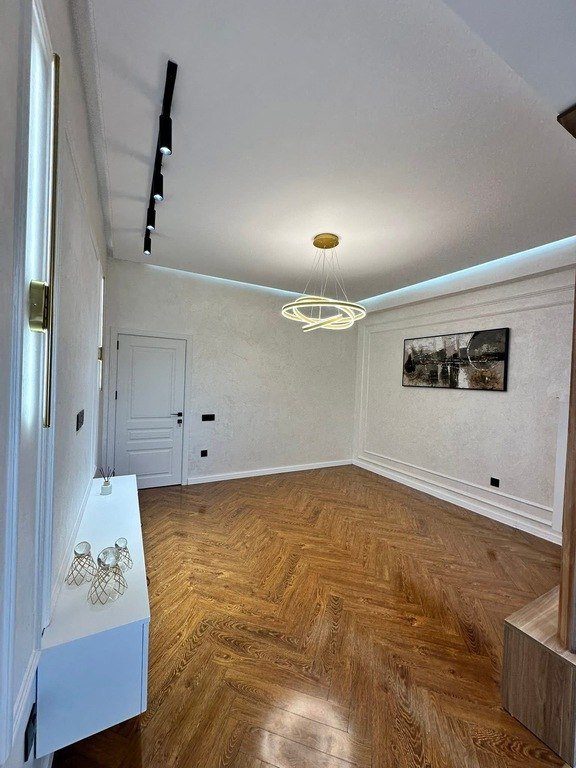 Satılır 2 otaqlı yeni tikili, 53 m², Neftçilər m.-2