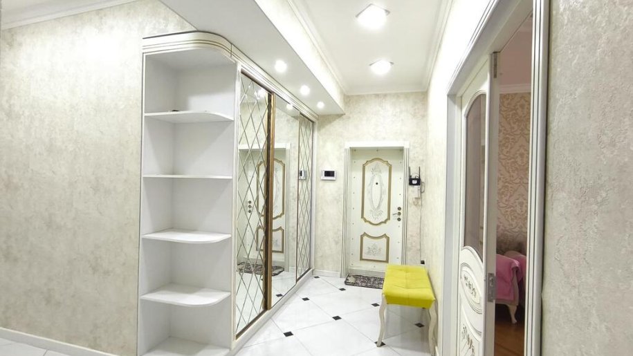Kirayə verilir 3 otaqlı yeni tikili, 135 m², Elmlər Akademiyası m.-5