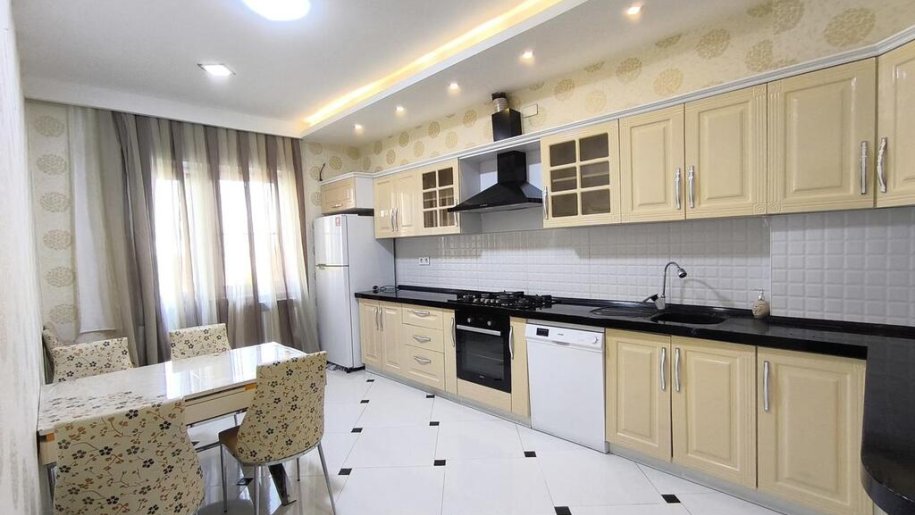 Kirayə verilir 3 otaqlı yeni tikili, 135 m², Elmlər Akademiyası m.-7