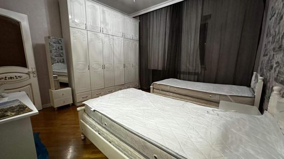 Kirayə verilir 3 otaqlı yeni tikili, 135 m², Elmlər Akademiyası m.-9