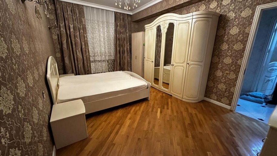 Kirayə verilir 3 otaqlı yeni tikili, 135 m², Elmlər Akademiyası m.-11