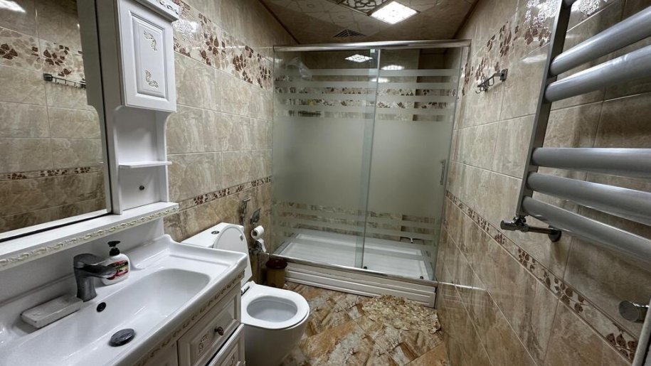 Kirayə verilir 3 otaqlı yeni tikili, 135 m², Elmlər Akademiyası m.-15