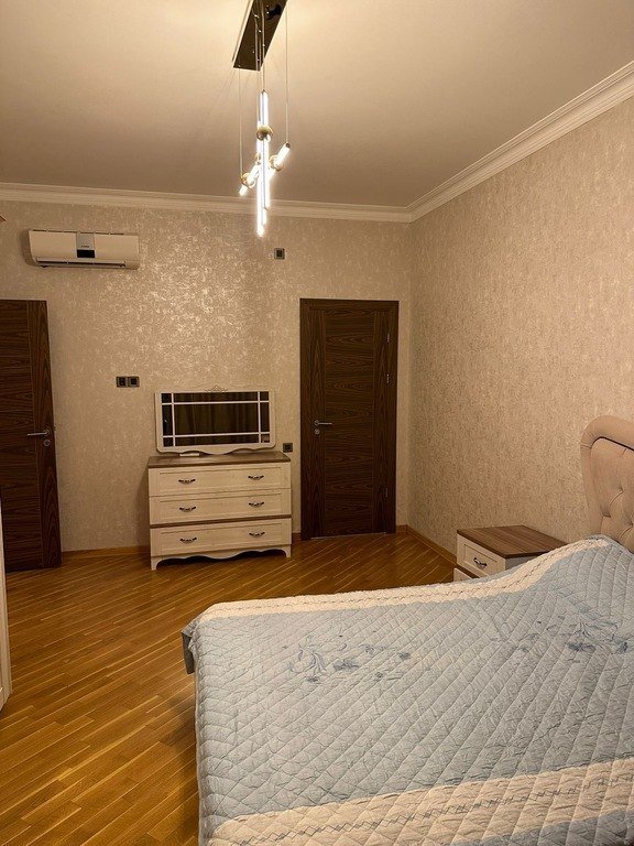 Kirayə verilir 3 otaqlı yeni tikili, 180 m², Nizami m.-9