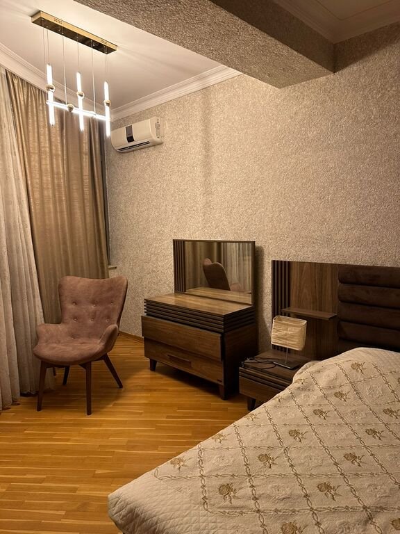 Kirayə verilir 3 otaqlı yeni tikili, 180 m², Nizami m.-17