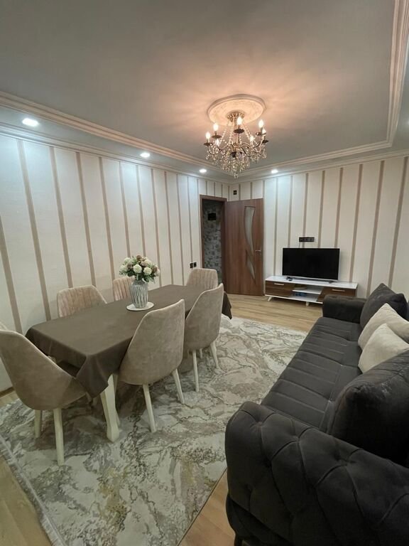 Satılır 2 otaqlı köhnə tikili, 52 m², Qara Qarayev m.-1