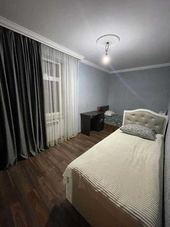 Satılır 2 otaqlı köhnə tikili, 52 m², Qara Qarayev m.-3