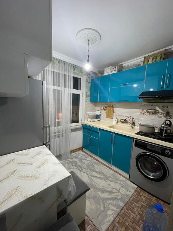 Satılır 2 otaqlı köhnə tikili, 52 m², Qara Qarayev m.-6