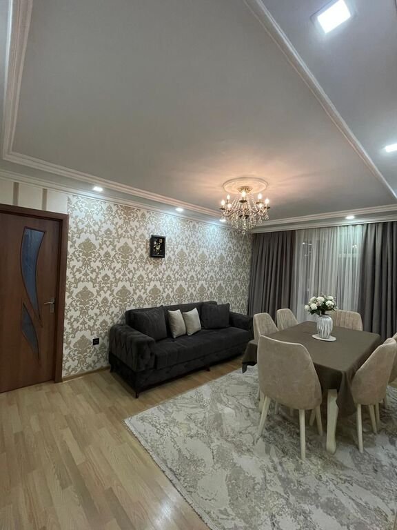 Satılır 2 otaqlı köhnə tikili, 52 m², Qara Qarayev m.-7