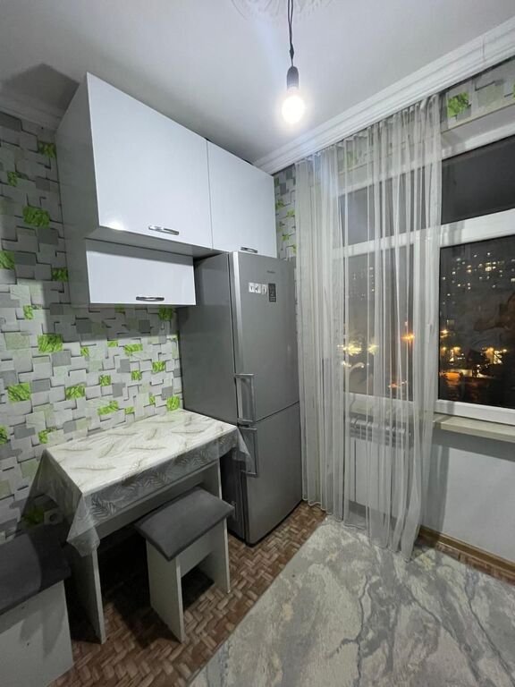 Satılır 2 otaqlı köhnə tikili, 52 m², Qara Qarayev m.-8