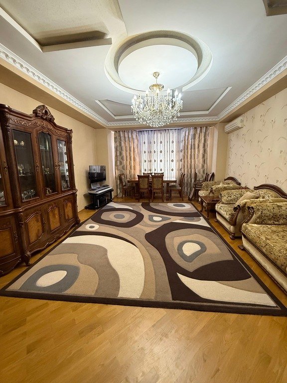 Satılır 3 otaqlı yeni tikili, 110 m², İnşaatçılar m.-1