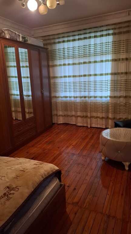 Satılır 3 otaqlı köhnə tikili, 90 m², Xalqlar dostluğu m.-3