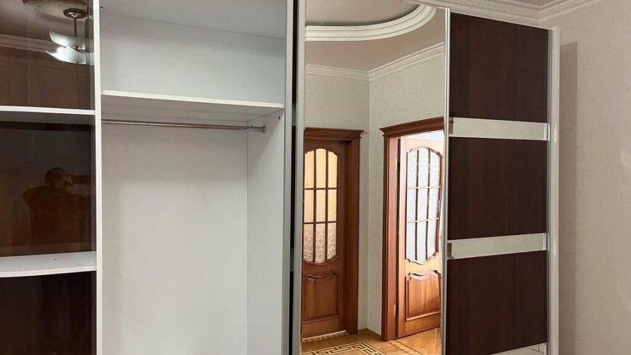 Kirayə verilir 3 otaqlı yeni tikili, 120 m², 8 noyabr-9